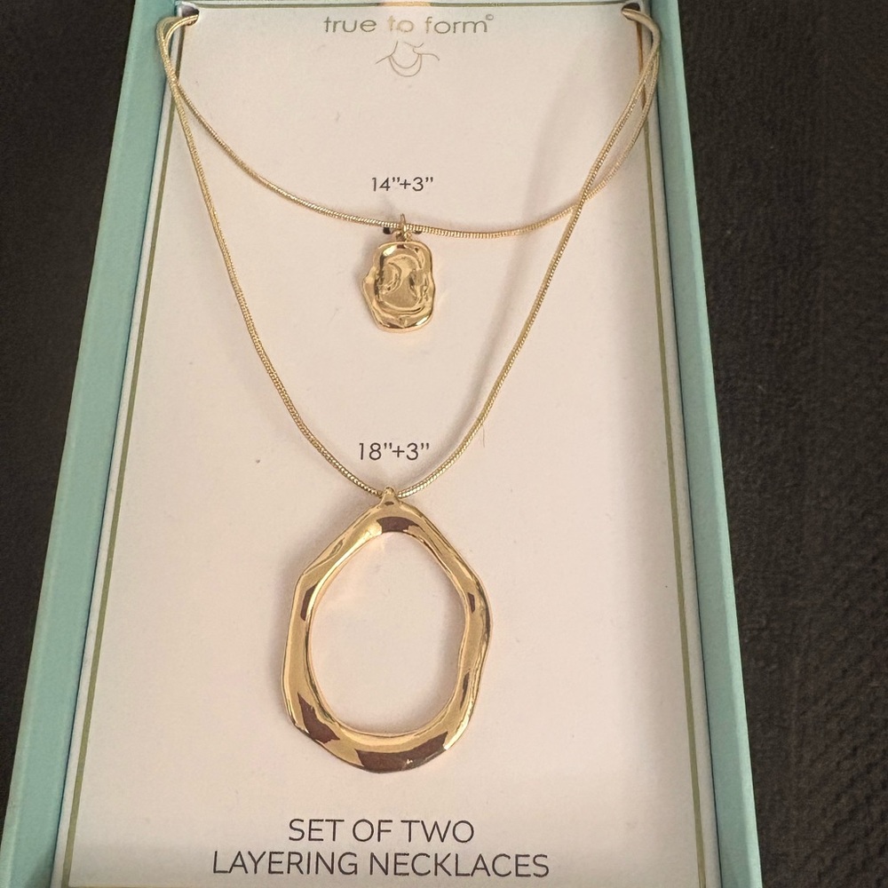 True To Form Brand new in original packaging
Gorgeous 
Elegant
Stunning
Classy